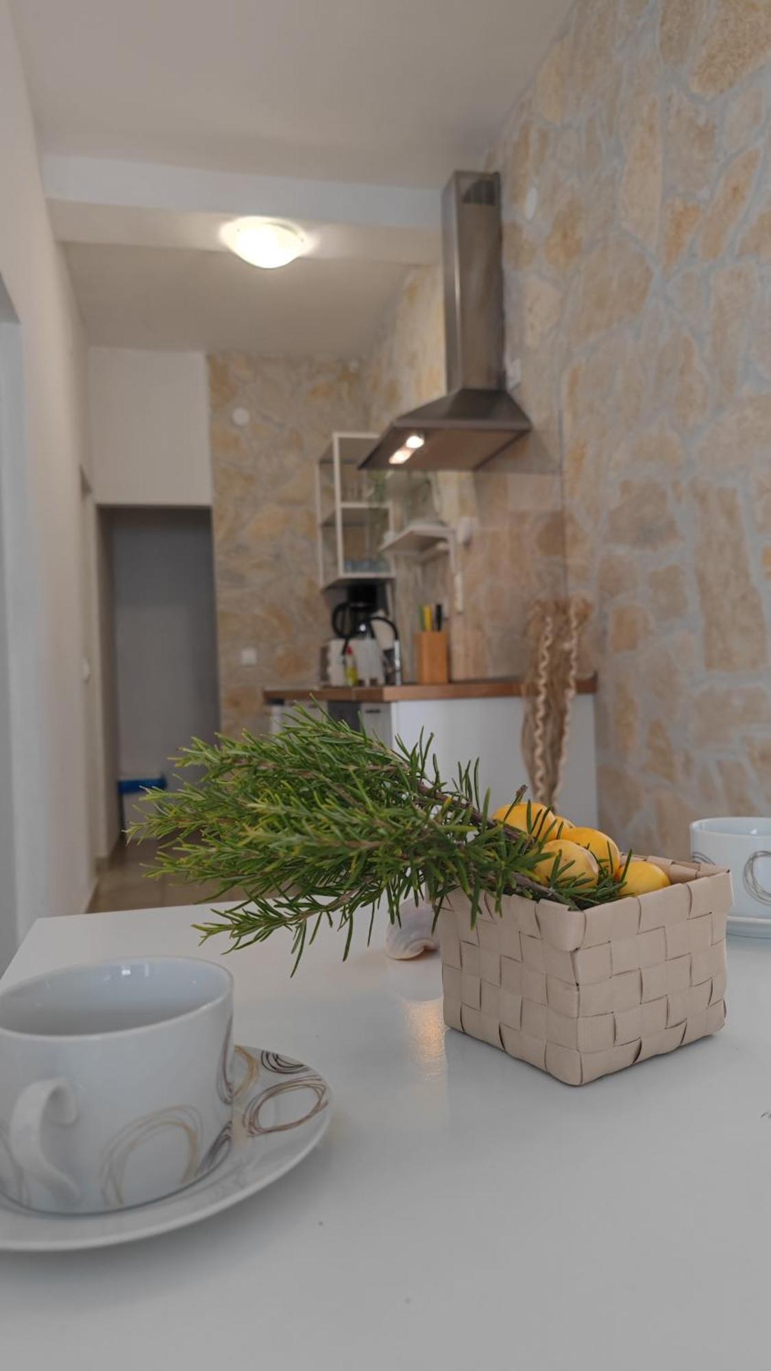 Vila Sentio Mare-Apartments Livaic Zeljko Pirovac Eksteriør billede